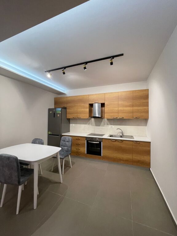 Apartment 1+1 for rent in Kodra e Diellit, Tirana, 74 m². Photo 2 of 3