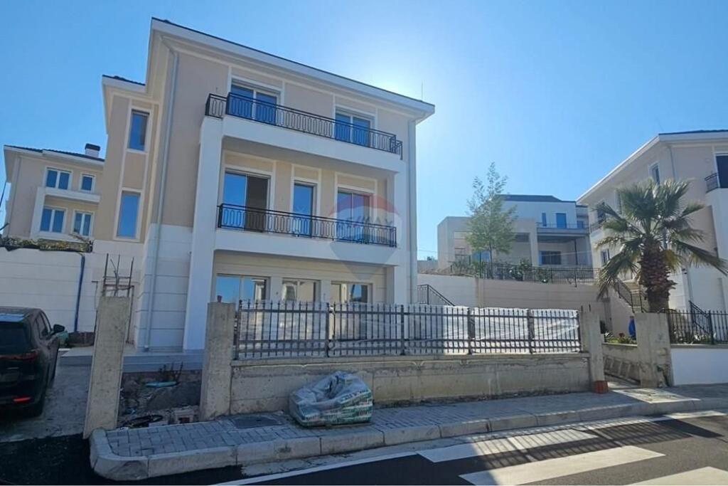 Villa for sale in TEG, Tirana, 713 m². Photo 2 of 3