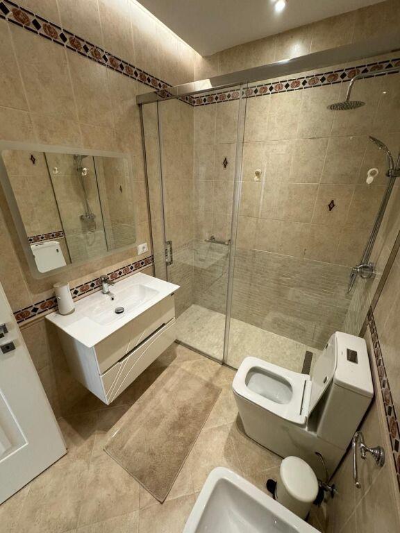 Penthouse me qera në Blloku, Tiranë, 170 m². Foto 2 nga 12