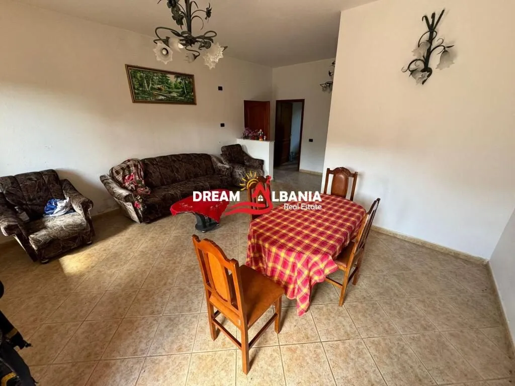 Villa in affitto a Ndroq, Tirana, 1.000 m². Foto 1 di 12