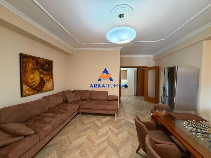 Apartament 4+1 me qera në Tiranë, 140 m²
