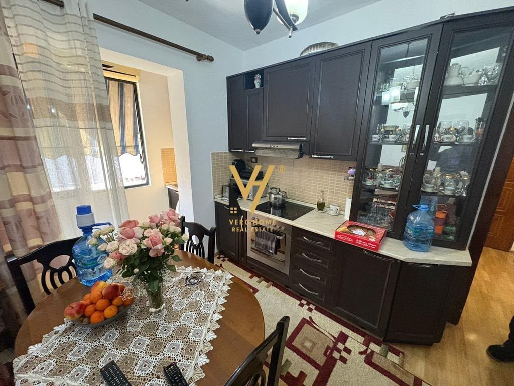 Apartament 2+1 me qera në Rruga Bardhyl, Tiranë, 90 m². Foto 2 nga 3