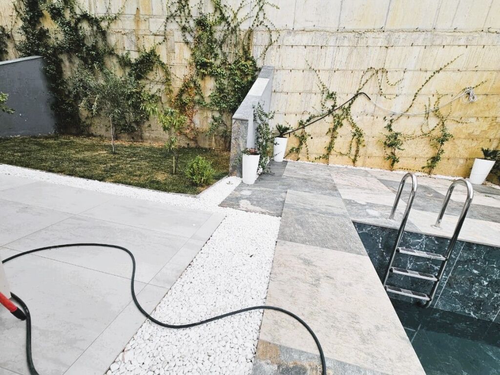 Villa for rent in Liqeni i Thatë, Tirana, 318 m². Photo 2 of 3
