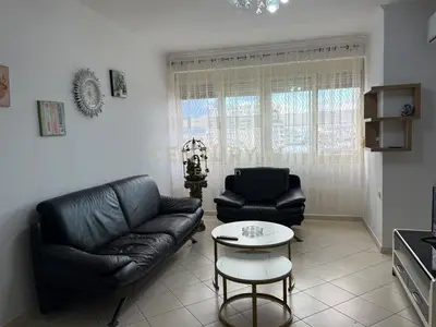 Apartament 2+1 me qera në Rruga Mujo Ulqinaku, Durrës, 87 m². Foto 2 nga 10