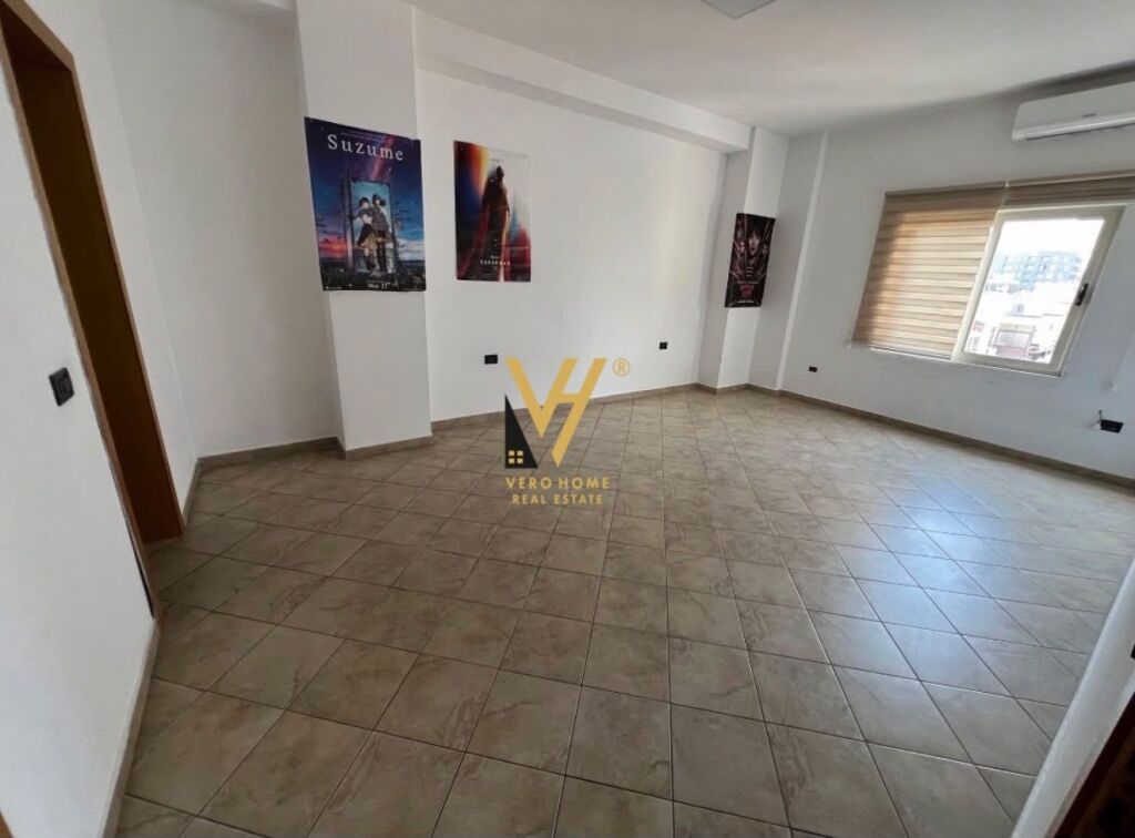 Apartament 2+1 në shitje në Komuna e Parisit, Tiranë, 220 m². Foto 2 nga 3
