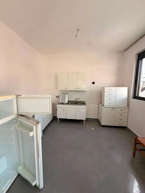 Apartment 2+1 for rent in Rruga Kumini, Durrës, 100 m². Photo 1 of 6