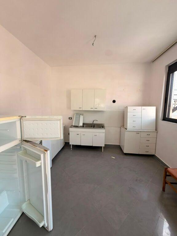 Apartment 2+1 for rent in Rruga Kumini, Durrës, 100 m²