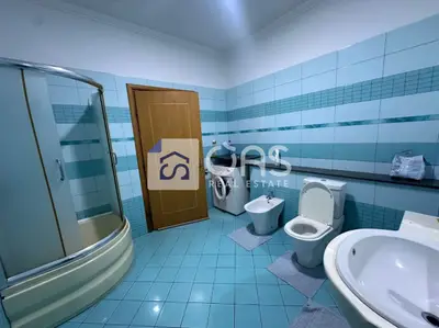 Apartament 3+1 me qera në Kinostudio, Tiranë, 140 m². Foto 7 nga 8