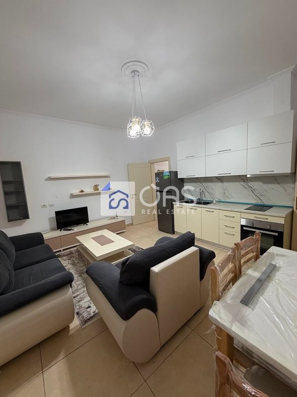 Appartamento 1+1 in affitto a Kopshti Botanik, Tirana, 50 m²