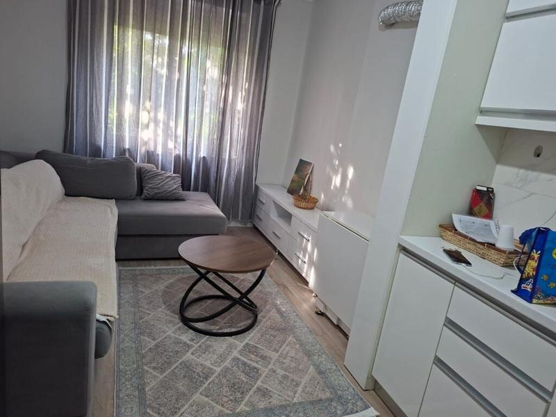 Apartament 2+1 me qera në Ura e Tabakëve, Tiranë, 90 m². Foto 2 nga 5