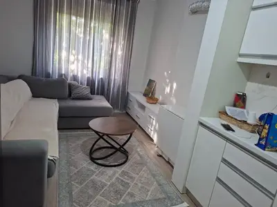 Appartamento 2+1 in affitto ad Ura e Tabakëve, Tirana, 90 m². Foto 2 di 5