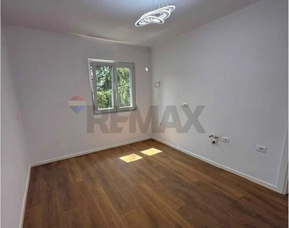 Monolocale in vendita a Porcelan, Tirana, 30 m². Foto 3 di 3
