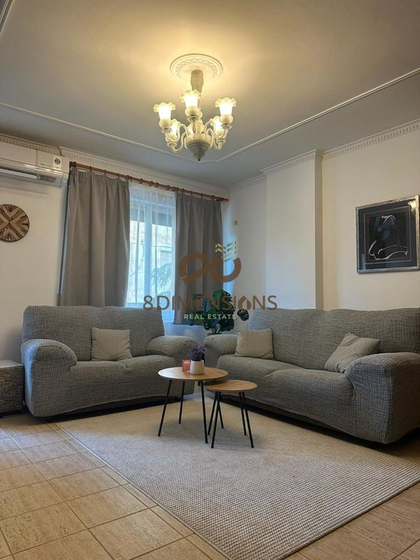 Negozio 1+1 in affitto a Sheshi Skënderbej, Tirana, 70 m²