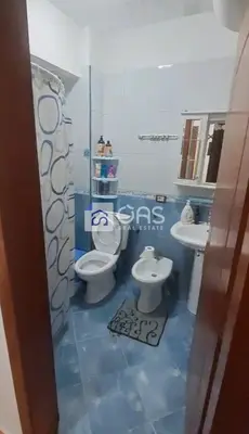 Apartament 2+1 me qera në Yzberisht, Tiranë, 60 m². Foto 6 nga 7