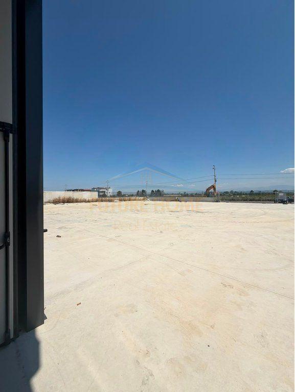 Magazinë me qera në Fllake, Durrës, 200 m². Foto 5 nga 7