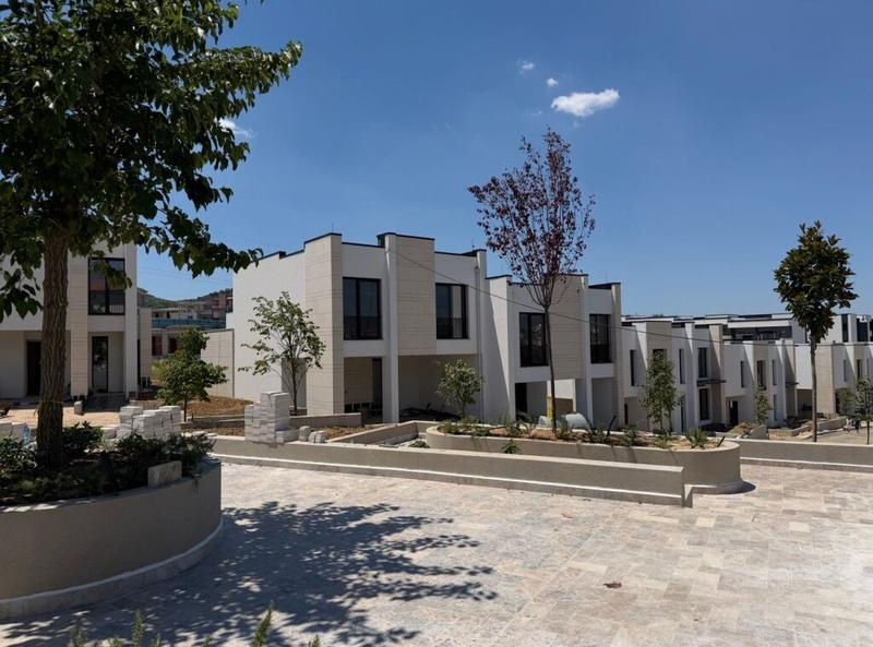 Appartamento 2+1 in vendita a Mjull Bathore, Tirana, 173 m²