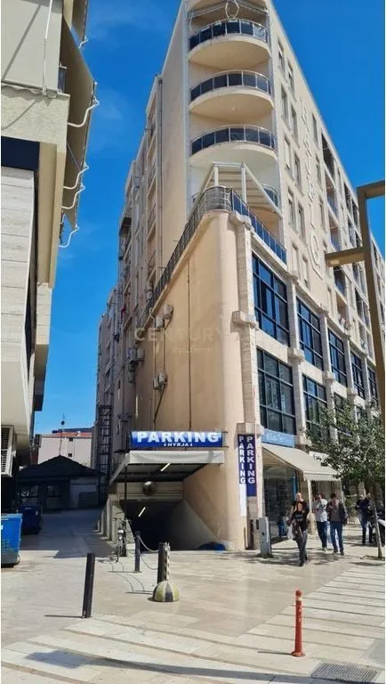 Appartamento 2+1 in affitto a Sheshi Pranvera, Durazzo, 100 m². Foto 1 di 12