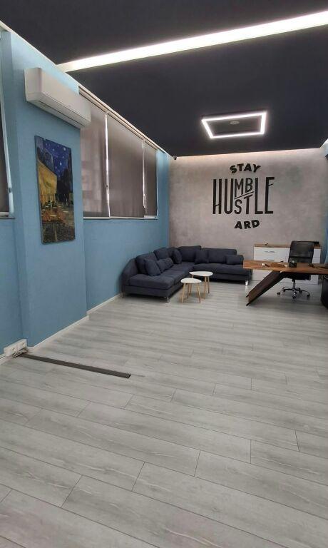 Locale commerciale in vendita a Rruga Egnatia, Durazzo, 87 m²