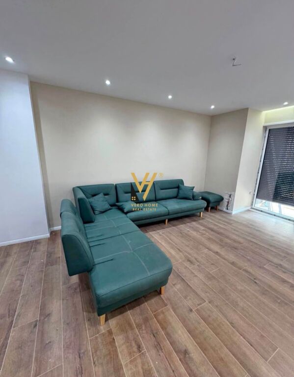 Apartament 1+1 me qera në Rruga e Burgut, Tiranë, 65 m². Foto 1 nga 3