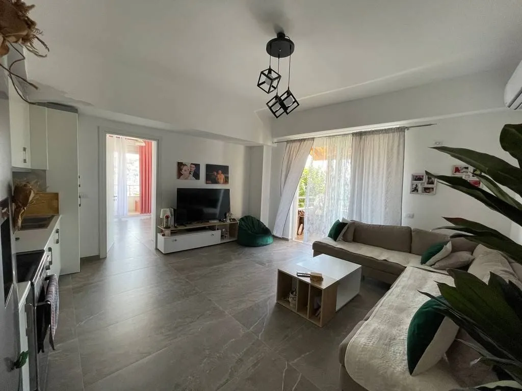 Apartament 2+1 në shitje në Rruga Janaq Kumi, Sarandë, 101 m². Foto 1 nga 9