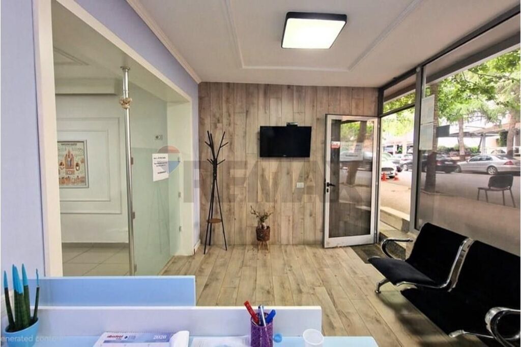 Shop for sale in Rruga Myslym Keta, Tirana, 37 m²
