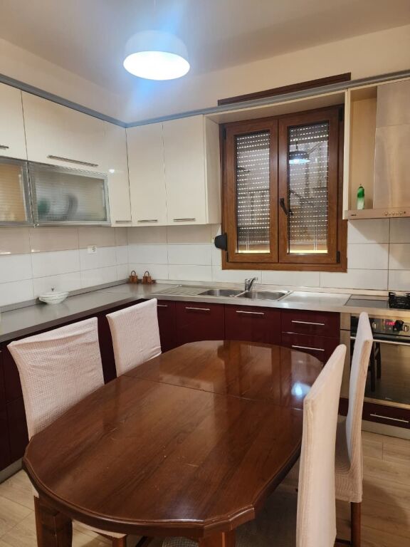 Villa for rent in Rruga Hasan Prishtina, Tirana, 100 m². Photo 2 of 3