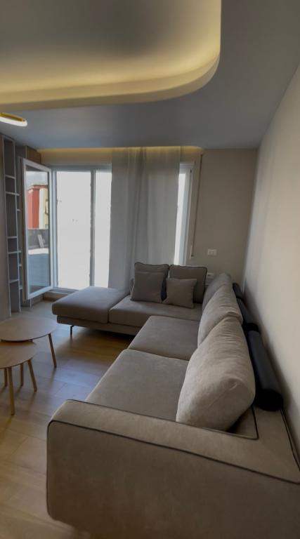Appartamento 2+1 in vendita a Bulevardi Zhan D’Ark, Tirana, 295 m²