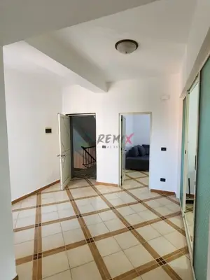 Apartament 2+1 me qera në Rruga Abaz Çelkupa, Durrës, 100 m². Foto 5 nga 12