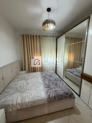 Apartament 1+1 me qera në Pallati me Shigjeta, Tiranë, 65 m². Foto 3 nga 5