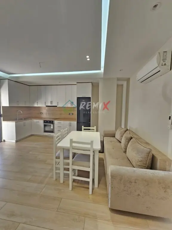 Appartamento 1+1 in affitto a Rruga Vellazerimi, Durazzo, 60 m²