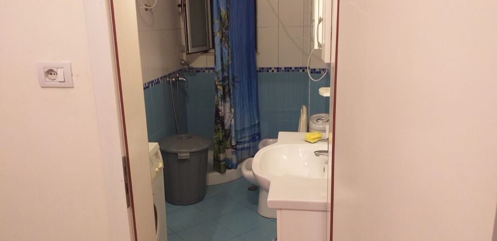 Apartament 2+1 me qera në Rruga Asim Vokshi, Tiranë, 80 m². Foto 1 nga 3