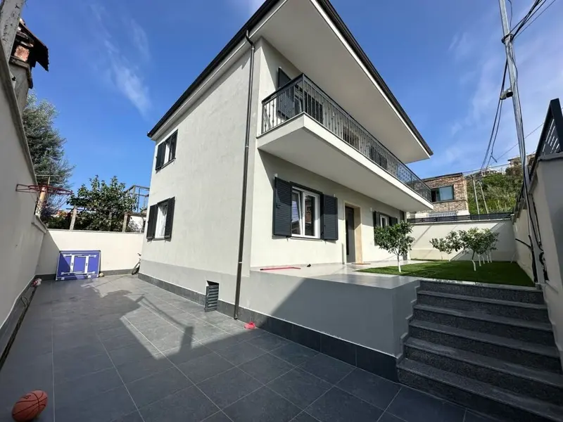 Villa in vendita a Cezma Ferres, Durazzo, 212 m²
