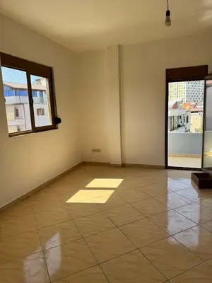 Apartament 3+1 me qera në Rruga Glaukia, Durrës, 165 m². Foto 8 nga 12