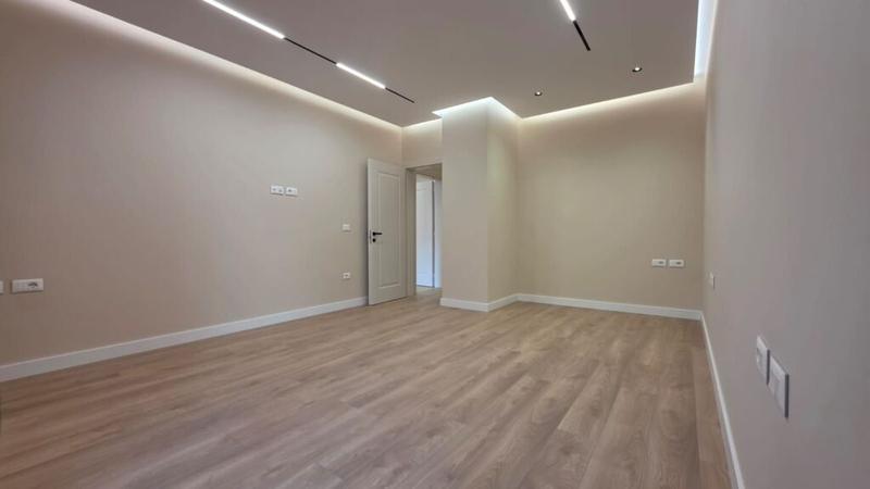 Office for rent in Rruga Themistokli Gërmenji, Tirana, 114 m²