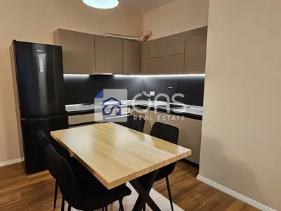 Apartament 2+1 me qera në Rruga 5 Maji, Tiranë, 100 m². Foto 2 nga 6