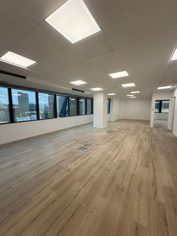 Zyrë me qera në Bulevardi Deshmoret e Kombit, Tiranë, 120 m². Foto 3 nga 4