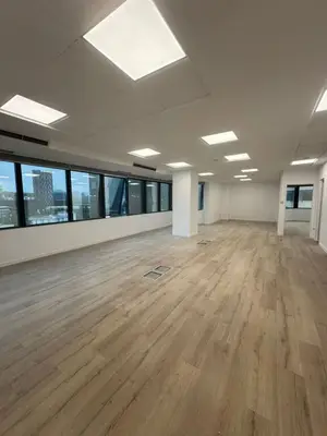Office for rent in Bulevardi Deshmoret e Kombit, Tirana, 120 m². Photo 3 of 4