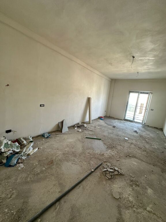 Apartment 1+1 for sale in Mjull Bathore, Tirana, 77 m². Photo 2 of 3