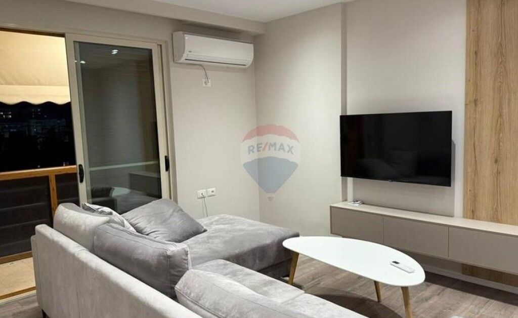 Apartment for sale in Komuna e Parisit, Tirana, 74 m². Photo 2 of 3