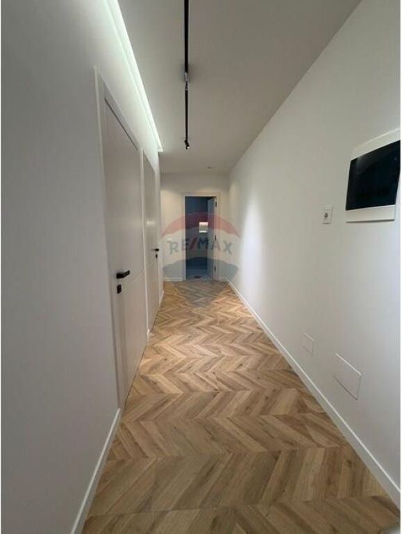 Apartment for sale in Shkozë, Tirana, 104 m². Photo 2 of 3