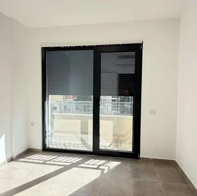 Zyrë me qera në Liqeni i Thatë, Tiranë, 160 m². Foto 2 nga 4