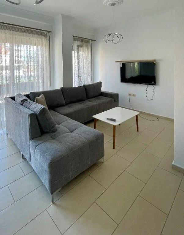 Appartamento 1+1 in affitto a Rruga Him Kolli, Tirana, 70 m²