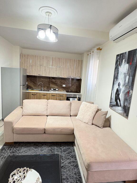 Appartamento 1+1 in affitto a Shkolla 9-vjeçare "Eftali Koçi", Durazzo, 60 m²