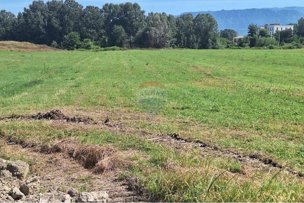 Terreno in vendita a Berxull, Tirana, 7.000 m². Foto 2 di 3