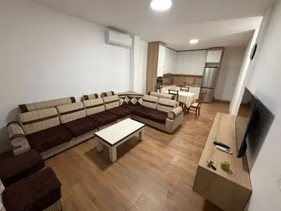 Apartament 2+1 me qera në Uzina autotraktorve, Tiranë, 87 m². Foto 1 nga 8