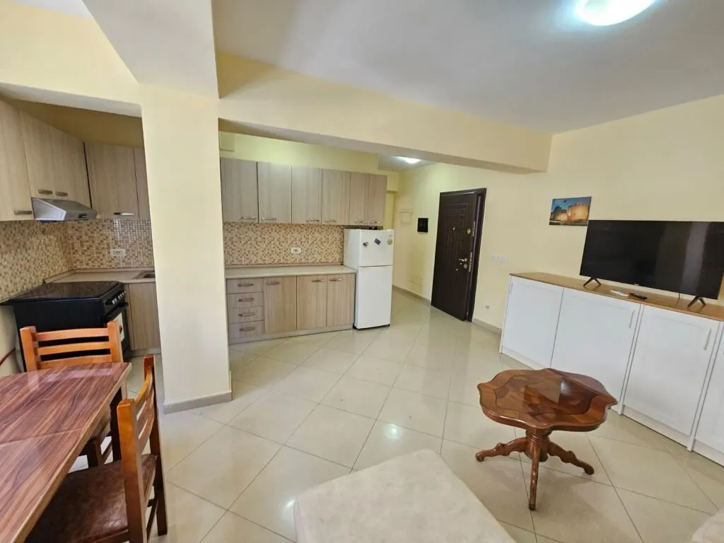 Apartament 1+1 në shitje në Pallati i Sportit Ramazan Njala, Durrës, 56 m². Foto 1 nga 12