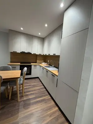 Apartament 1+1 me qera në Golden Park, Tiranë, 70 m². Foto 2 nga 6