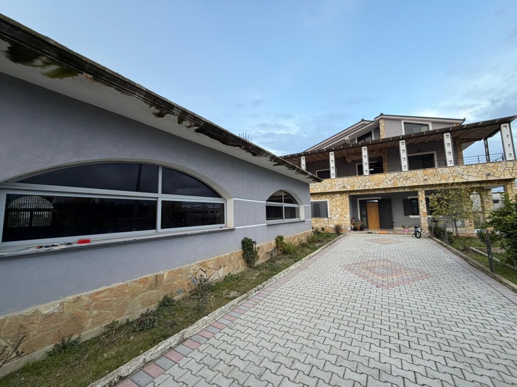Villa for sale in Sukth, Durrës, 421 m². Photo 1 of 3