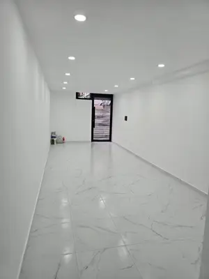 Negozio in vendita a Vasil Shanto, Tirana, 48 m². Foto 1 di 8