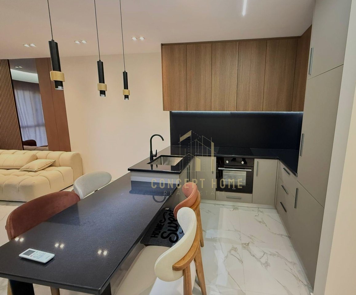 Appartamento 1+1 in affitto a Kompleksi Aura, Tirana, 70 m². Foto 2 di 3
